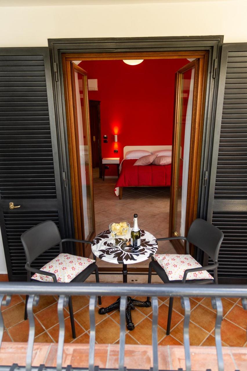 Ohana Bed And Breakfast Castellammare di Stabia Luaran gambar