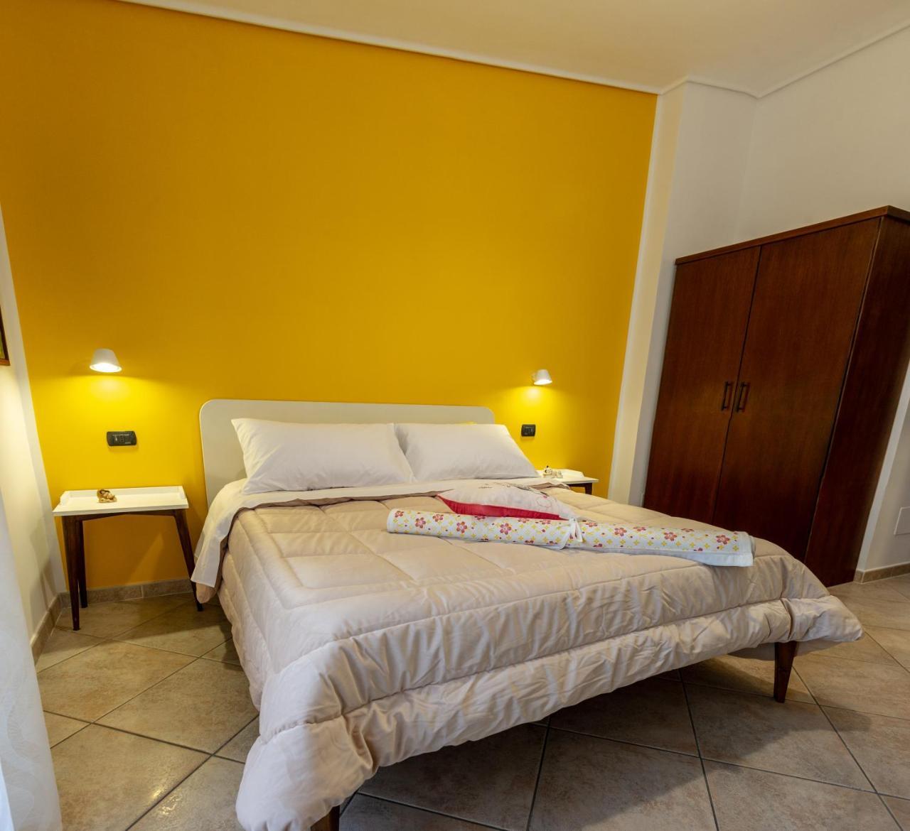 Ohana Bed And Breakfast Castellammare di Stabia Luaran gambar